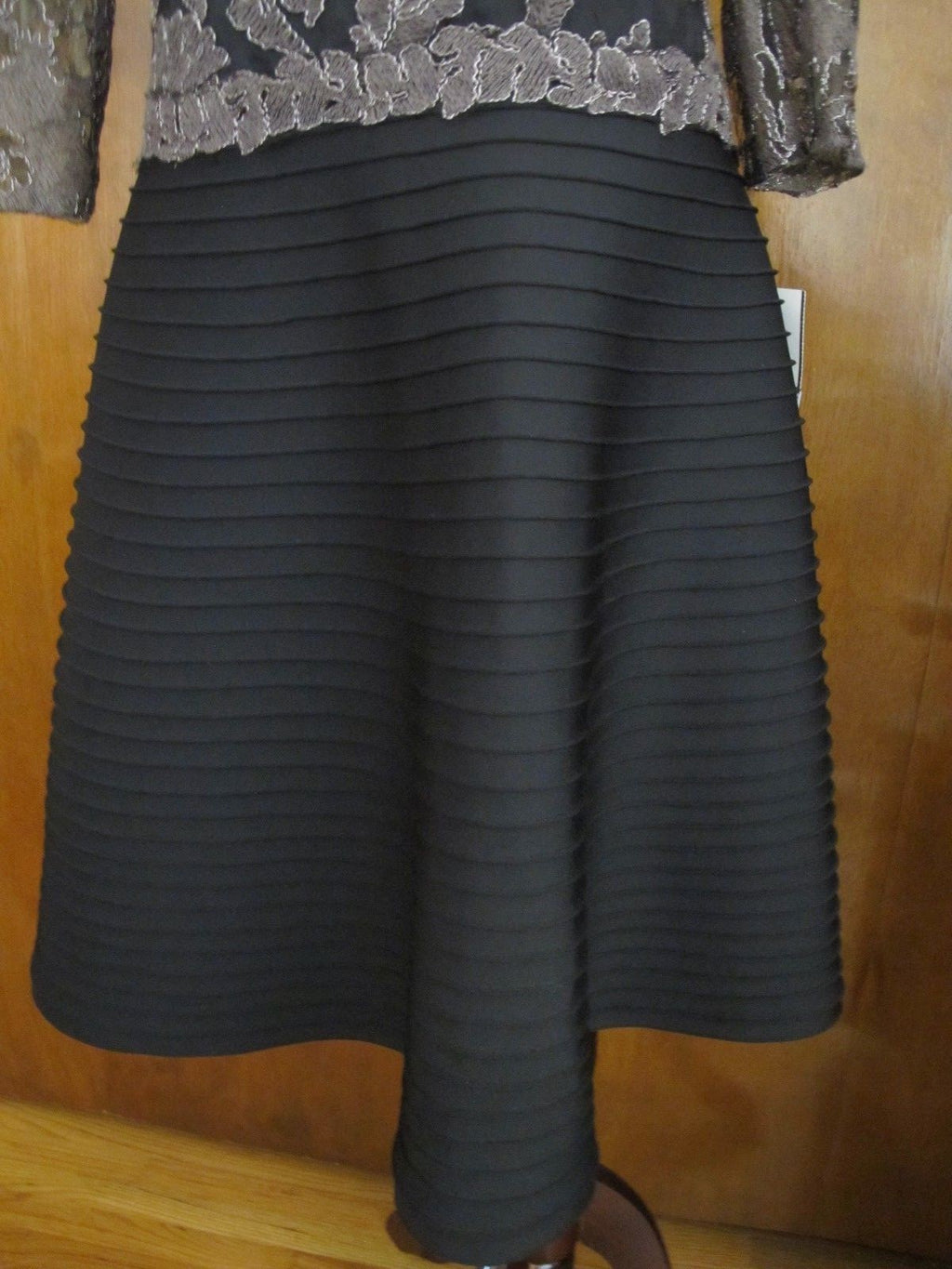 Tadashi Shoji women’s black with mesh A-Line New evening dress New