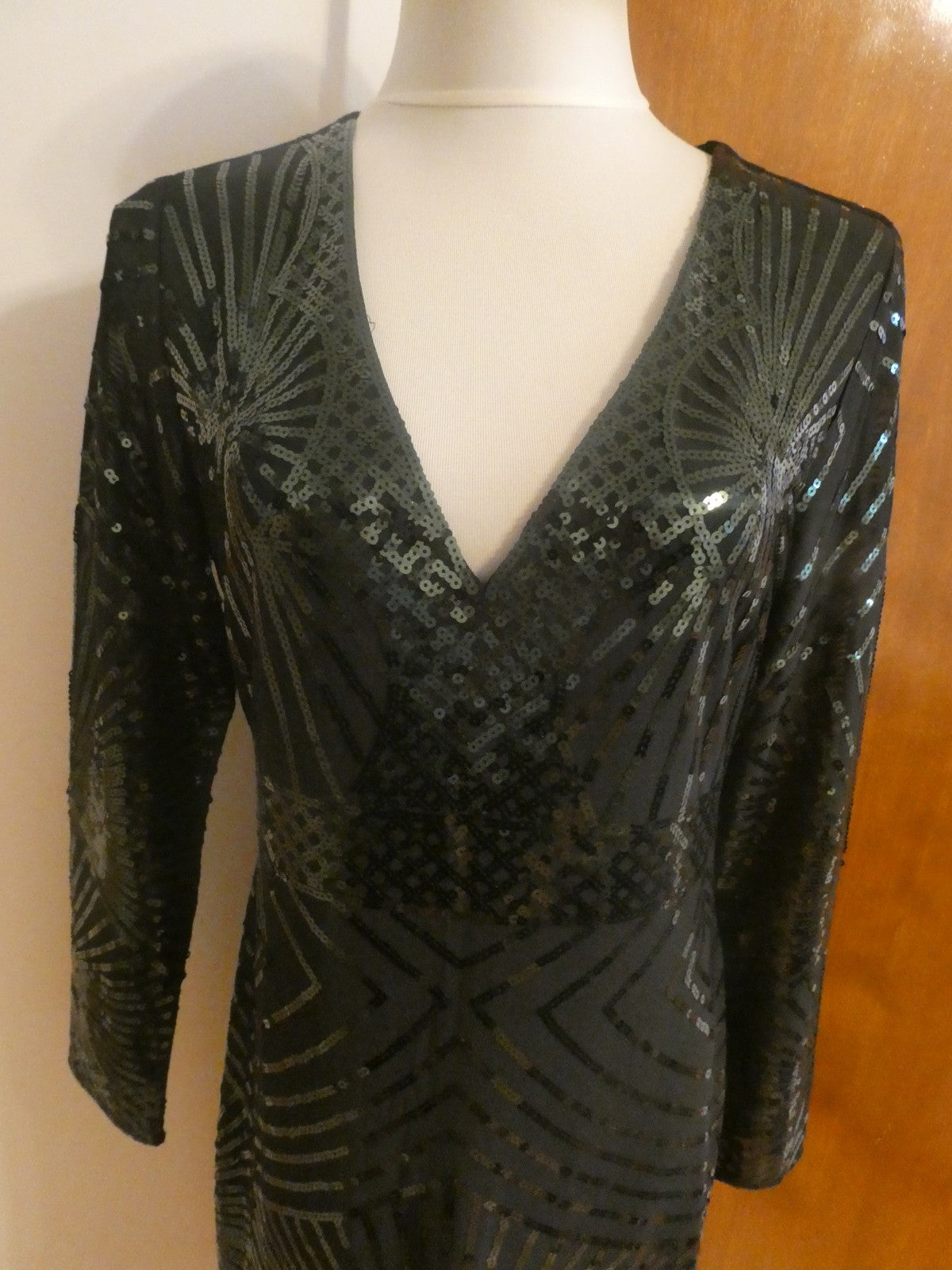 Misschen Women’s Black Evening Lined Sequined Long Sleeves Dress Size Large