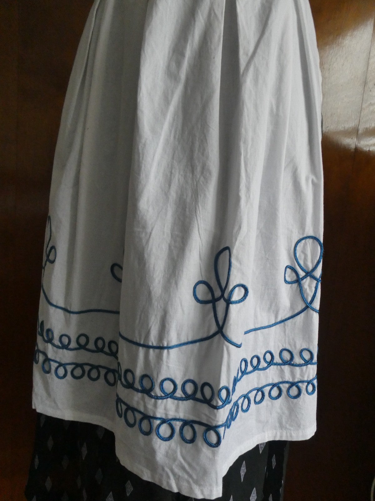 Anthropologie Apron Halter Embroidered Blue White Cotton Kitchen New One Size