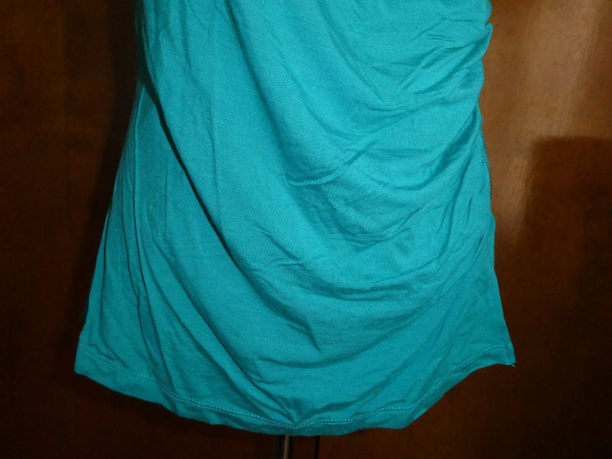 ONE A women's green detailed zipper front rayon top Large (fits size Medium)