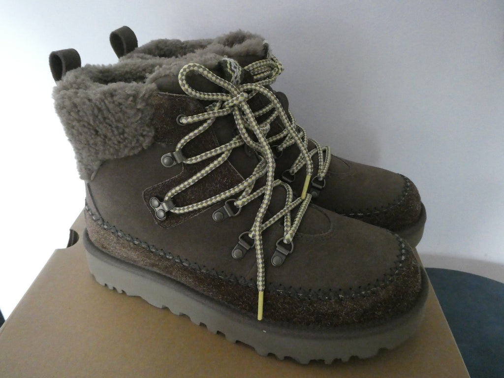 UGG Classic Alpine Lace-Up Boots Women's Size 10 Hickory Chestnut 1158271