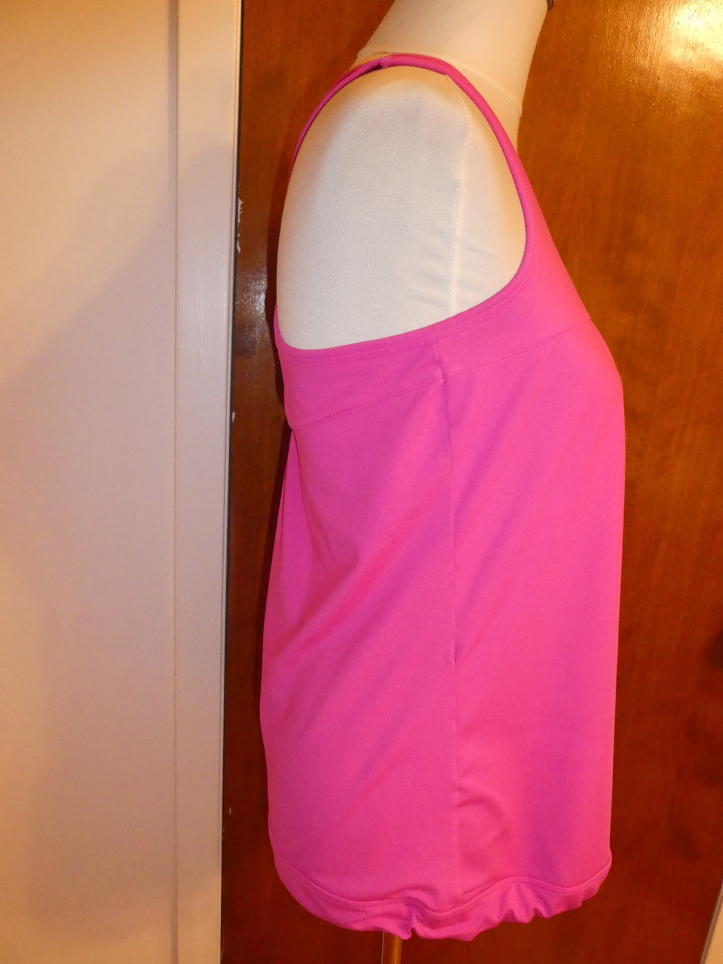 Athleta Women’s Pink Tank Top Large Sleeveless Racerback Ruffle Hem Stretch