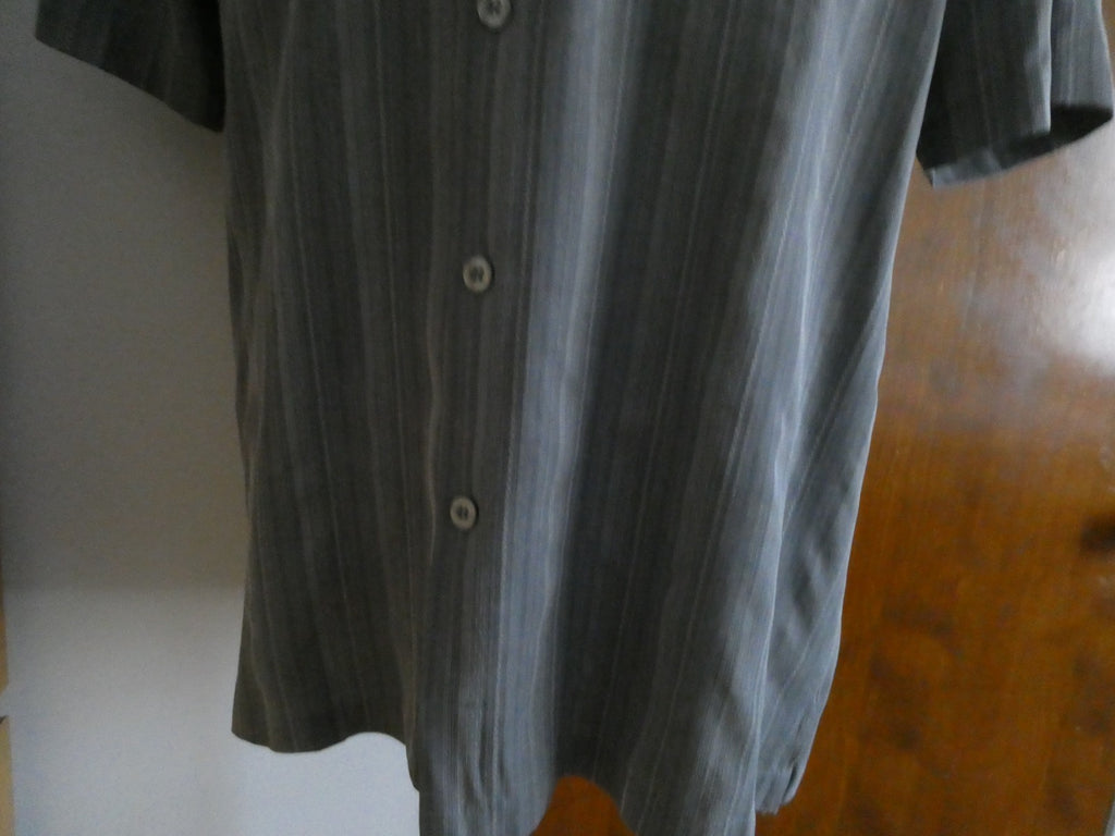 Tommy Bahama Men's Large 100% Silk Gray Striped Shirt Sleeve Button Front Shirt