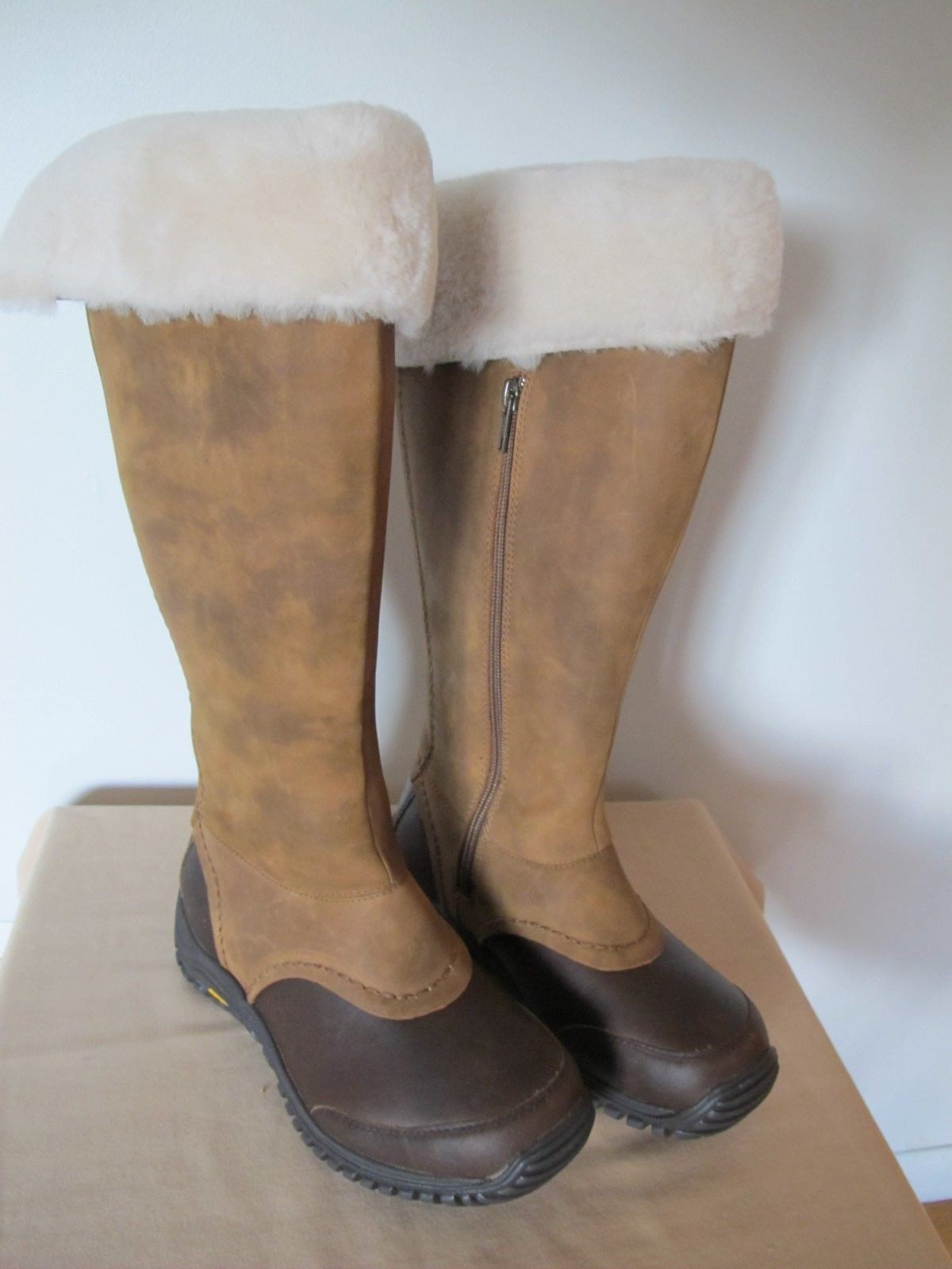 UGG Australia women’s beige brown waterproof New boots 6.5 (Runs small) fits 5.5
