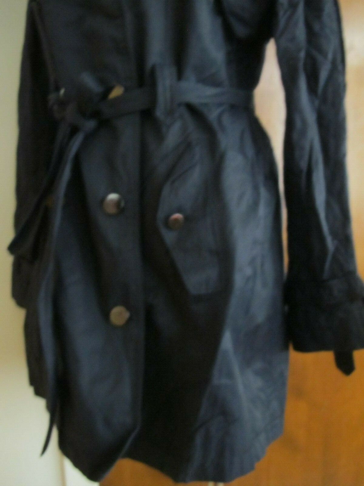 Tahari women's navy stylish coat size Medium