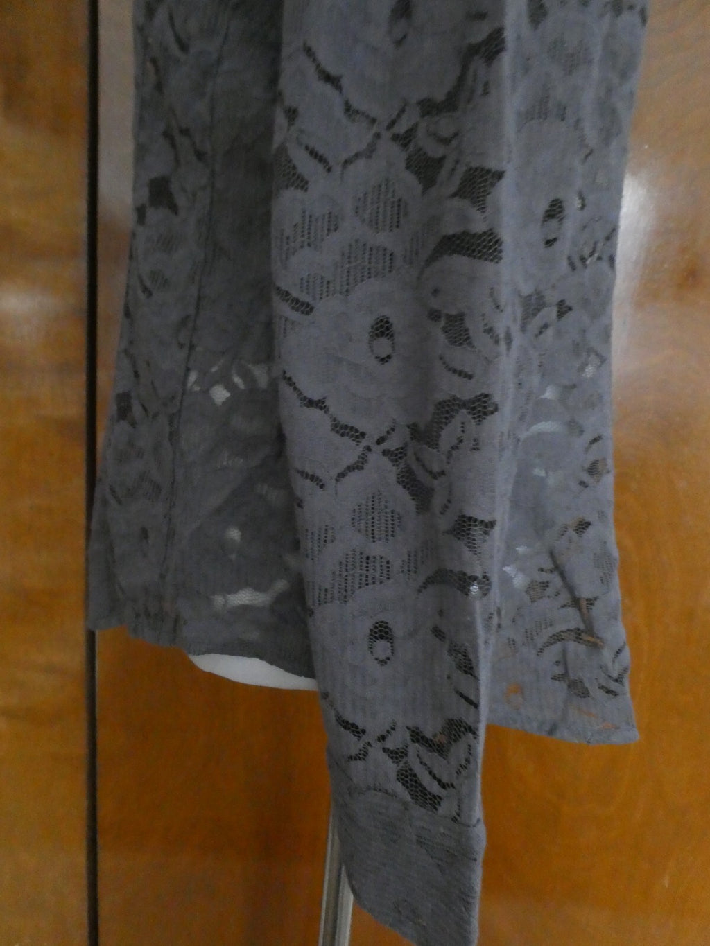 New York & Company women's gray fabric craft embroidered blouse Large