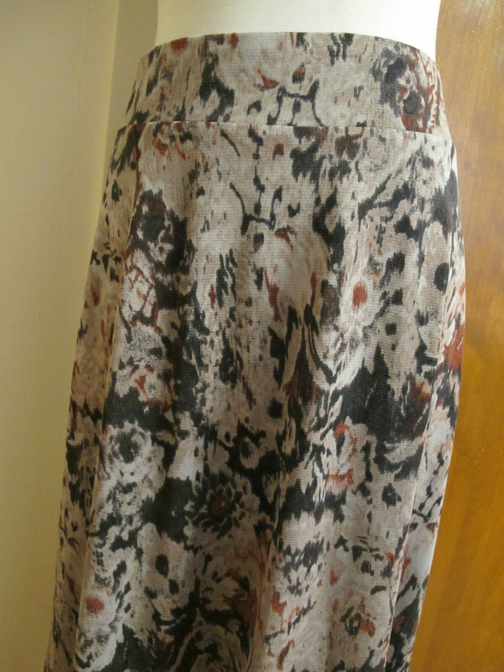 Jones New York Collection women's gray multi color lightweight skirt Medium