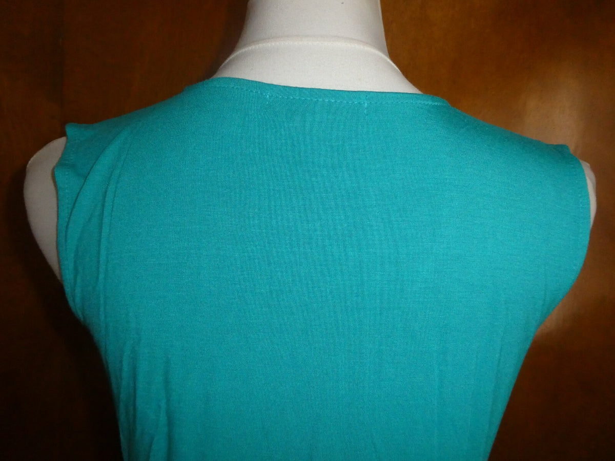 ONE A women's green detailed zipper front rayon top Large (fits size Medium)