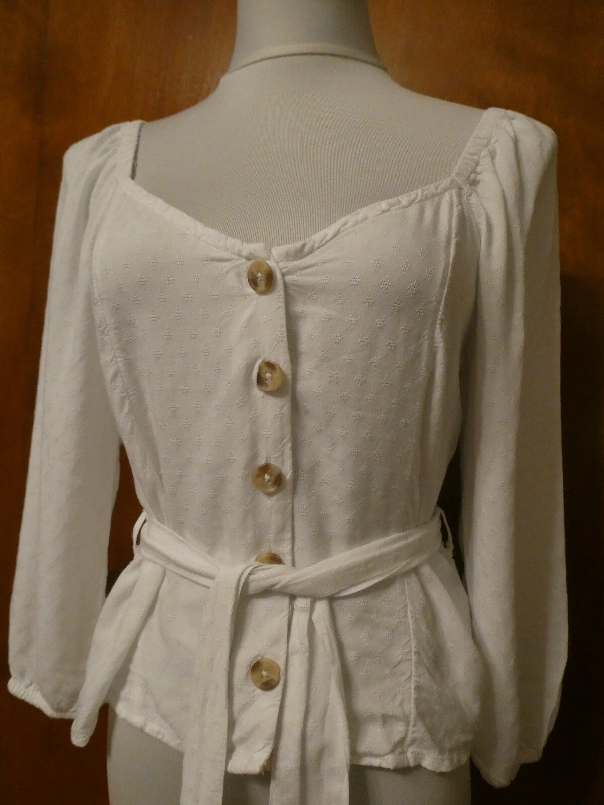 Abercrombie & Fitch women’s 100% viscose white top 
