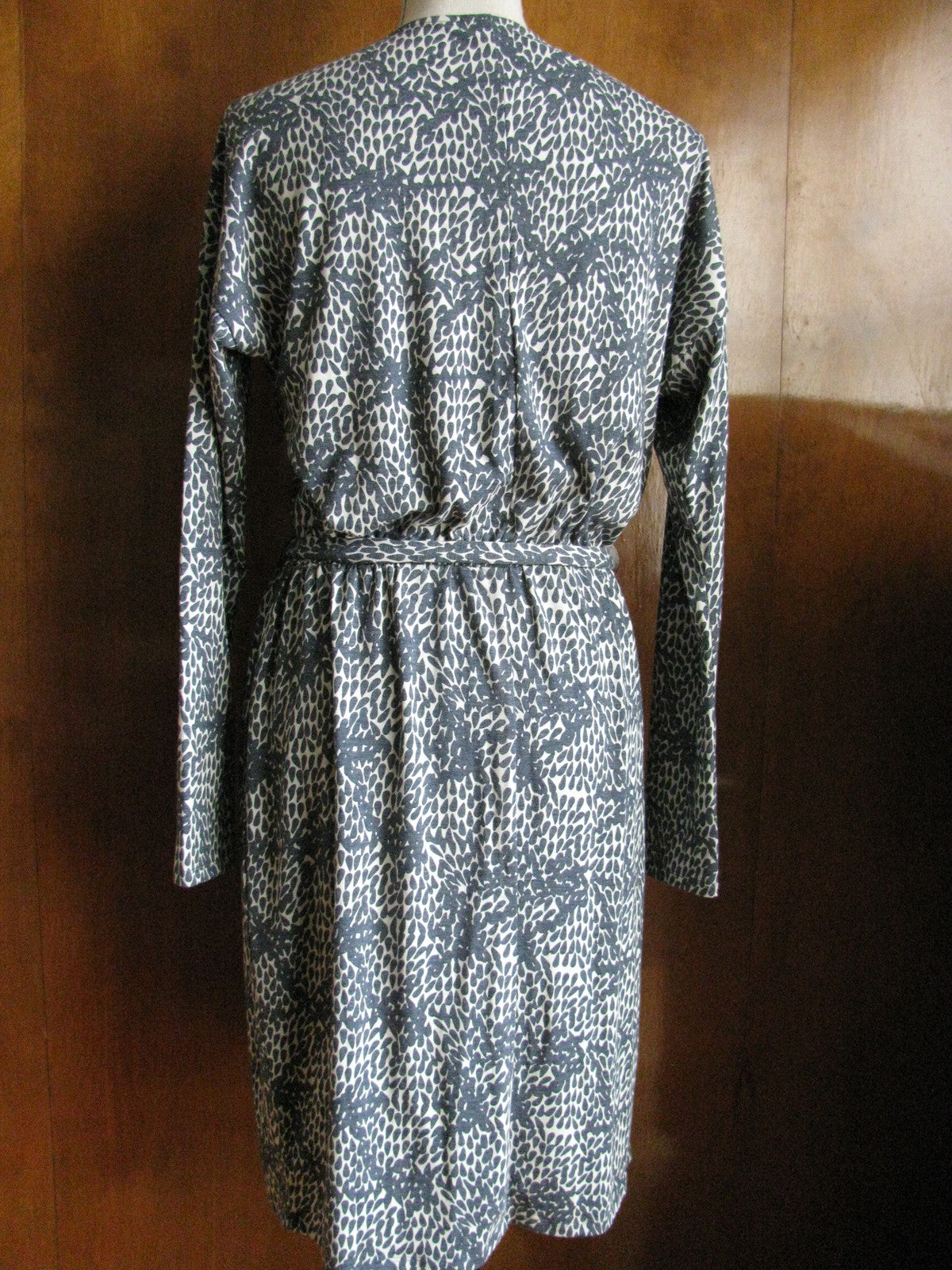 Gap women's gray white printed  long sleeves belted dress size medium tall NWT