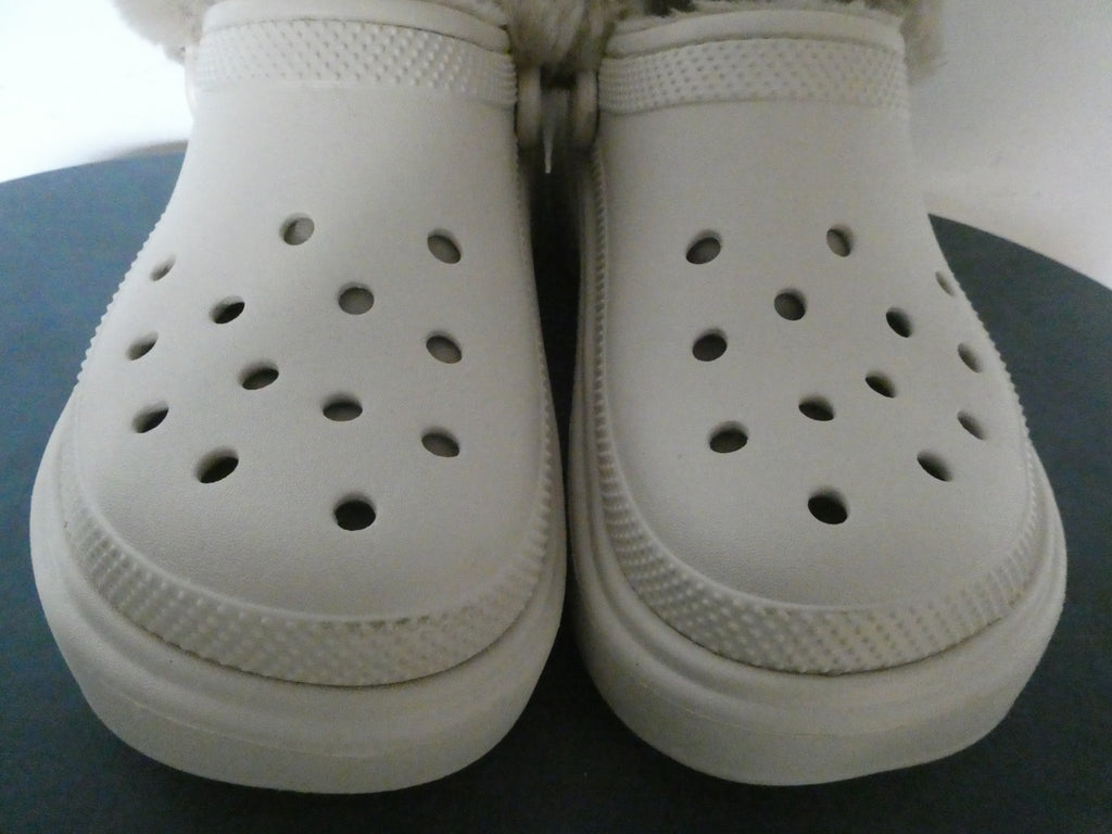 Crocs Lined Clogs – Faux Fur Lined – Cream / Off-White – Unisex Men 8, Women 10