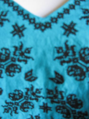 Buffalo Detailed Blue White Embroidered Top Size Large NWT