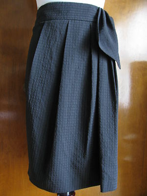 Gap women's black lined wrap fancy skirt  size large NWT
